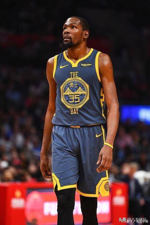 杜兰特复出首战，爆发新星状态火爆，76人成为焦点！