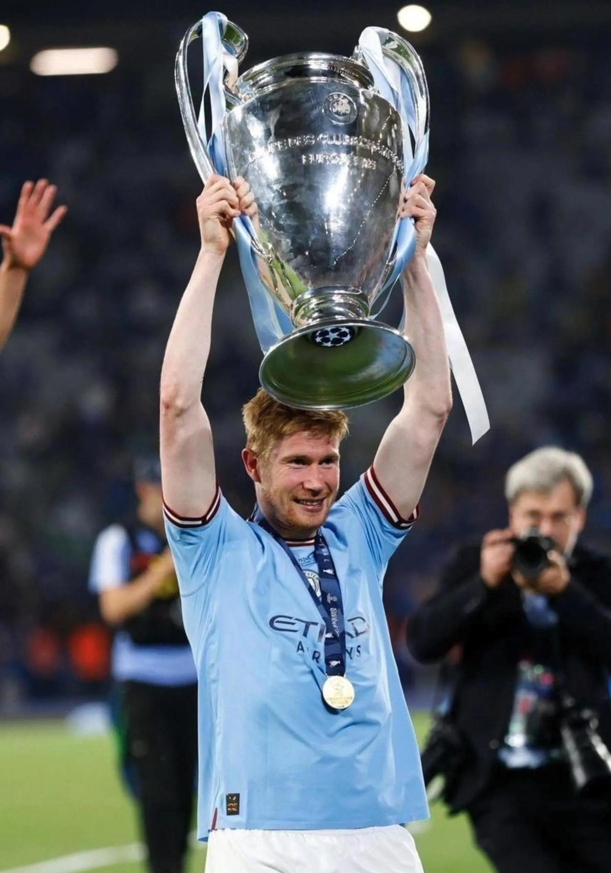 包含德布劳内新星表现优异表现突出,巴黎圣日耳曼前途光明!上演精彩一战的词条