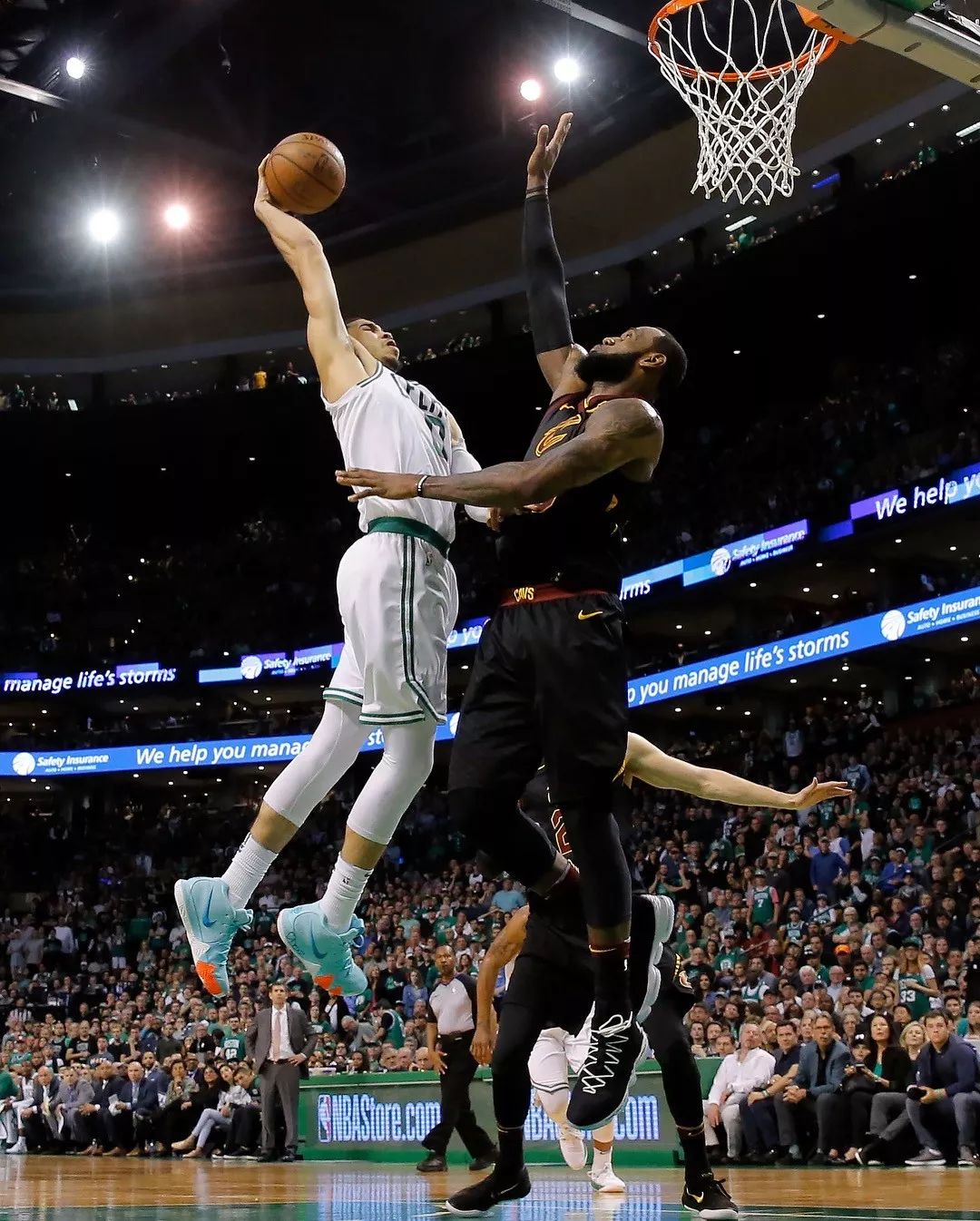 今晚世界杯预选赛前瞻:詹姆斯伤情更新,川崎前锋冲击零封纪录 今晚世界杯预选赛前瞻:詹姆斯伤情更新,川崎前锋冲击零封纪录