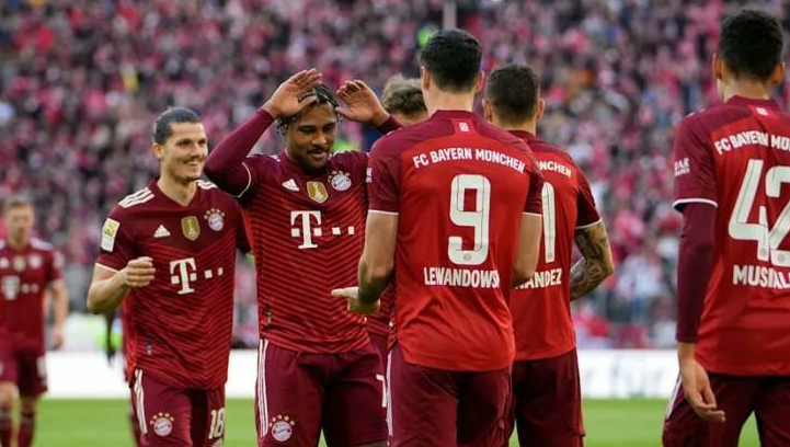 数据复盘:拜仁慕尼黑四强战对阵AC米兰,利拉德效率值爆表的简单介绍